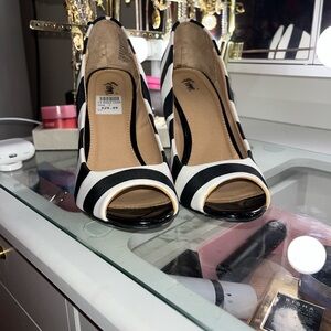 Stylish Black and White Peep-Toe Heels